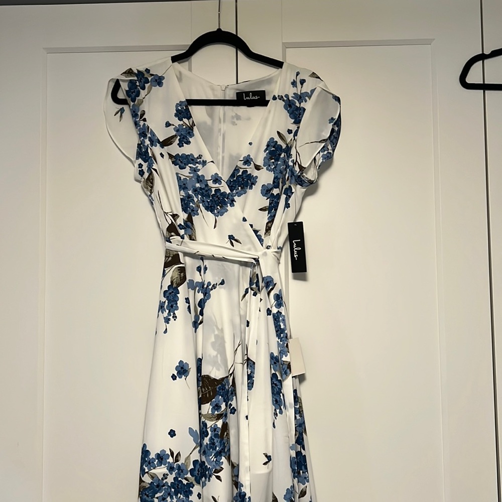 Lulus floral wrap dress new